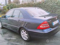 Usata Mercedes C220 143 CV (105 kW) 2002 Blu Berlina