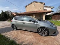 Usata Toyota Auris Hybrid Active 99 CV (72 kW) 2016 Grigio Berlina