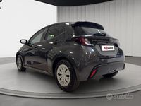 Usata Toyota Yaris Hybrid Active 116 CV (85 kW) 2025 Dark grey met Utilitaria