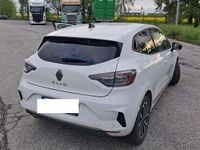 Usado Renault Clio V 116 HP (85 kW) 2025 Branco Sedan