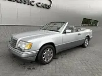 Usata Mercedes E320 220 CV (161 kW) 1995 Argento Cabrio