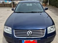Usata VW Passat 130 CV (95 kW) 2001 Blu Berlina
