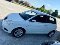 Usata Lancia Ypsilon 60 CV (44 kW) 2010 Bianco Utilitaria