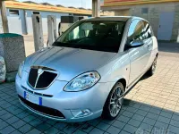 Usata Lancia Ypsilon 90 CV (66 kW) 2007 Argento Utilitaria