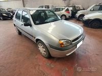 Usata Ford Fiesta 75 CV (55 kW) 2002 Grigio Utilitaria