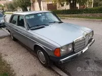 Usata Mercedes 200 109 CV (80 kW) 1984 Grigio Berlina