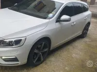 Usata Volvo V60 R-Design 150 CV (110 kW) 2016 Bianco Station wagon