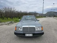 Usata Mercedes E300 220 CV (161 kW) 1990 Grigio Berlina