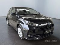 Usata Toyota Yaris Hybrid Active 116 CV (85 kW) 2022 Nero Berlina