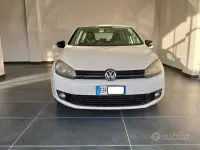 Usata VW Golf VI 105 CV (77 kW) 2011 Bianco Utilitaria