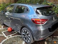 Usata Renault Clio V 100 CV (73 kW) 2021 Grigio Berlina