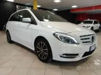 Usata Mercedes B180 Premium 109 CV (80 kW) 2014 Bianco Utilitaria