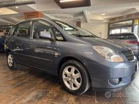 Usata Toyota Corolla Verso 110 CV (80 kW) 2003 Grigio Monovolume