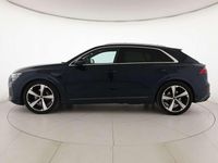 Usata Audi Q8 S-Line 286 CV (210 kW) 2024 Blu waitomo metallizzato SUV