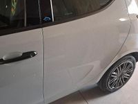 Usata Lancia Ypsilon 69 CV (50 kW) 2019 Grigio Utilitaria