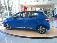 Usata Toyota Yaris Hybrid Style 73 CV (53 kW) 2017 Azzurro Berlina