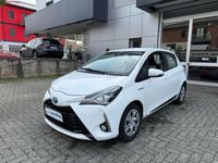 Usata Toyota Yaris Hybrid Active 73 CV (53 kW) 2017 Bianco Berlina