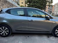 Usata Renault Clio V Business 67 CV (49 kW) 2022 Grigio Berlina