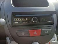 Usata Peugeot 107 54 CV (39 kW) 2006 Argento Utilitaria