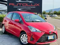 Usata Toyota Yaris Active 69 CV (50 kW) 2017 Rosso Utilitaria