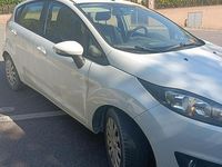 Usata Ford Fiesta 75 CV (55 kW) 2014 Bianco Utilitaria