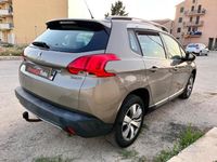Usata Peugeot 2008 Allure 100 CV (73 kW) 2015 Oro SUV