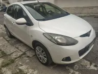 Usata Mazda 2 75 CV (55 kW) 2010 Bianco Utilitaria