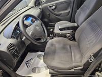 Usata Opel Corsa Enjoy 75 CV (55 kW) 2003 Berlina