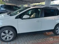 Usata Peugeot 2008 Active 99 CV (72 kW) 2015 Bianco SUV