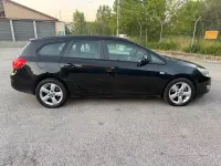 Usata Opel Astra Cosmo 110 CV (80 kW) 2011 Nero Station wagon