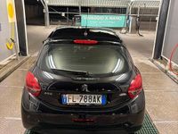 Usata Peugeot 208 68 CV (50 kW) 2017 Utilitaria
