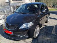 Usata Lancia Ypsilon Gold 69 CV (50 kW) 2018 Nero Utilitaria