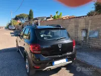 Usata Dacia Sandero Stepway 90 CV (66 kW) 2017 Nero Berlina