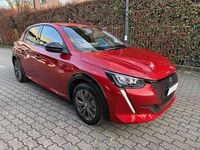 Usata Peugeot e-208 Allure 100 kW (136 CV) 2022 Rosso / metallizzato Utilitaria