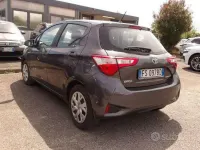 Gebraucht Toyota Yaris Hybrid Business Edition 73 PS (53 kW) 2018 Grau Limousine