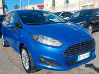 Usata Ford Fiesta Titanium 75 CV (55 kW) 2013 Blu Berlina