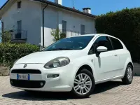 Usata Fiat Punto 77 CV (56 kW) 2012 Bianco Utilitaria