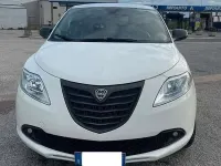 Usata Lancia Ypsilon Gold 69 CV (50 kW) 2014 Bianco Utilitaria