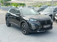 Usata Peugeot 2008 Allure 101 CV (74 kW) 2025 Nero perla metallizzato SUV