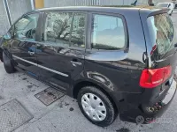 Usata VW Touran 105 CV (77 kW) 2011 Nero Monovolume