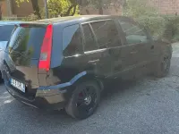 Usata Ford Fusion 101 CV (74 kW) 2002 Nero Utilitaria