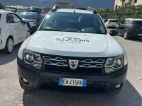 Usata Dacia Duster Lauréate 101 CV (74 kW) 2014 Bianco SUV