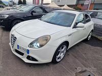 Usata Alfa Romeo Giulietta Distinctive 120 CV (88 kW) 2011 Bianco Utilitaria