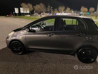 Usata Toyota Yaris Sol 87 CV (63 kW) 2009 Grigio Utilitaria