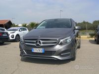 Usata Mercedes B200 Premium 136 CV (100 kW) 2015 Grigio delfino Monovolume