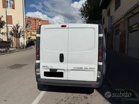 Usata Opel Vivaro 146 CV (107 kW) 2006 Bianco Monovolume