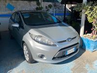 Usata Ford Fiesta 82 CV (60 kW) 2011 Grigio Berlina