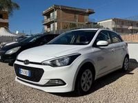 Usata Hyundai i20 82 CV (60 kW) 2018 Bianco Berlina