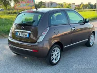 Usata Lancia Ypsilon 69 CV (50 kW) 2012 Marrone Utilitaria