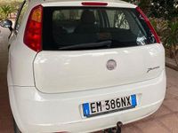 Usata Fiat Grande Punto 69 CV (50 kW) 2012 Bianco Utilitaria